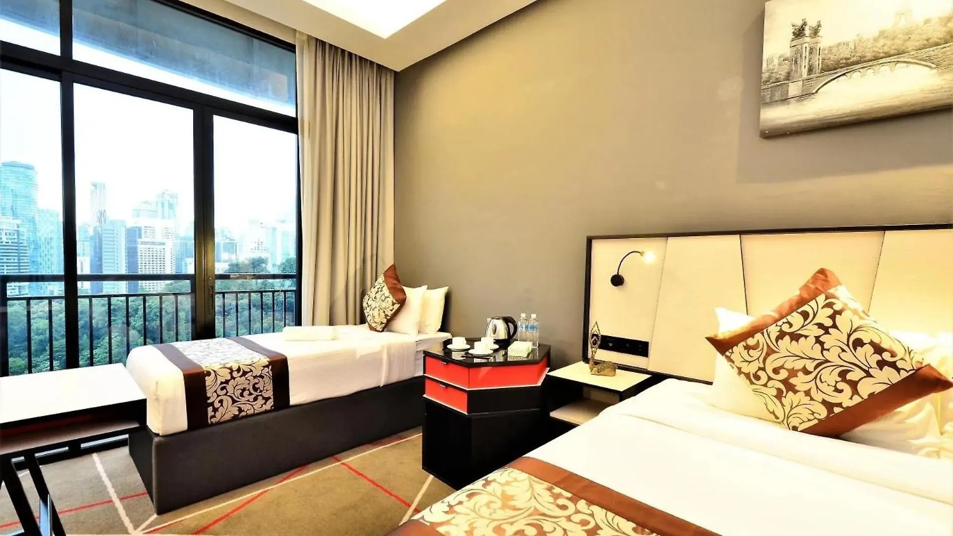 Red M101 By Oak Tree Apartment Kuala Lumpur Malaysia